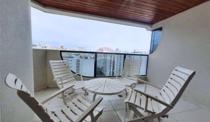Apartamento com 3 dormitórios, 2 vagas, 108 m², á venda em Guarujá/SP