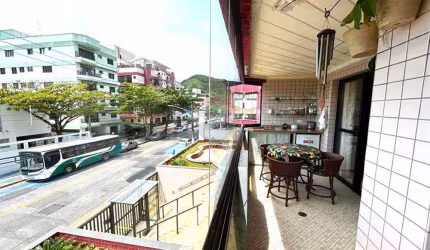 Apartamento 3 Dormitórios (1 suíte) Sala com sacada frente rua Cozinha com Armários Planejados Lazer 2 vagas Segurança  100 mts Mar. Tombo, Guarujá/SP