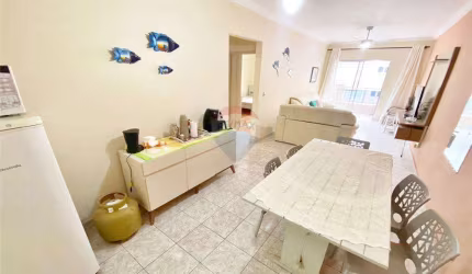 Apartamento de 2 dormitórios com 2 banheiros a 2 quadras e meia da praia das Astúrias