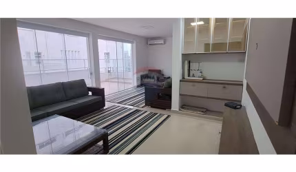 Belíssimo apartamento 3 suítes, reformado, na Praia de Pitangueiras, com vista ao mar !