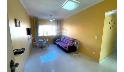 Apartamento Amplo 2 Dormitórios (1 suíte) + Dependência de Empregada Cozinha com Armários Garagem Elevador 300 Metros do Mar. Astúrias, Guarujá/SP