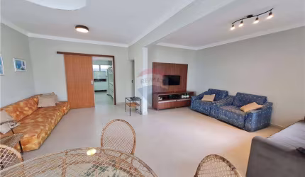 APARTAMENTO COM VISTA PARA O MAR - REFORMADO
