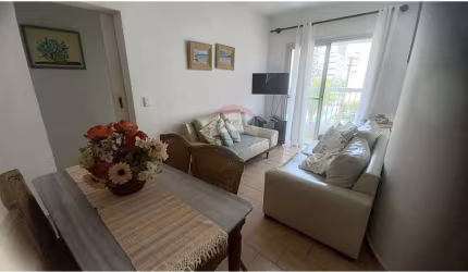 Apto à venda 2 dorm, 1 suite, 65m2 por 350 mil no Jd Las Palmas, Guarujá, SP