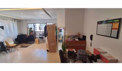 Sala comercial com ótima localização