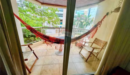 Apartamento a venda na praia da enseada guaruja com lazer