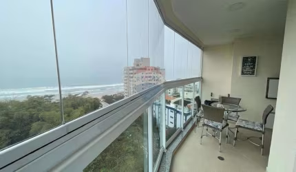 Apartamento 3 Dormitórios (1 suíte) Varanda Gourmet 2 garagens demarcadas portaria 24 horas Piscina  alguns passos da belíssima Praia do Tombo