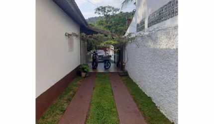 Casa à venda com 2 dormitórios  Jardim Guaiuba - Guarujá/SP