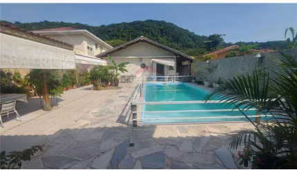 CASACOM PISCINA LINDA E ESPAÇOSA NO GUAIUBA