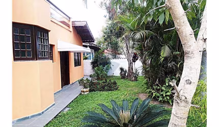 Casa com 6 dormitórios à venda, 200 m² por R$ 1.300.000,00 - Jardim Guaiuba - Guarujá/SP