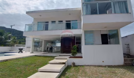 Belíssima Casa Frente mar ,com 4 dormitórios  no Jardim Guaiuba - Guarujá/SP