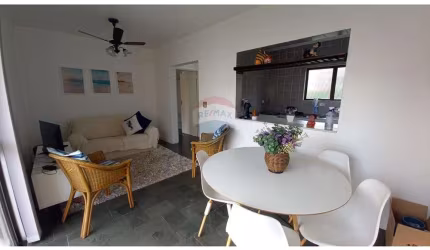 Apartamento 1 dorm, sacada, 3 quadras da Praia do Tombo, Guarujá, SP