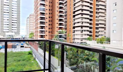 Apartamento com ótima localização, a 1 quadra da praia da Asturias. 3 dormitórios sendo 1 suite .