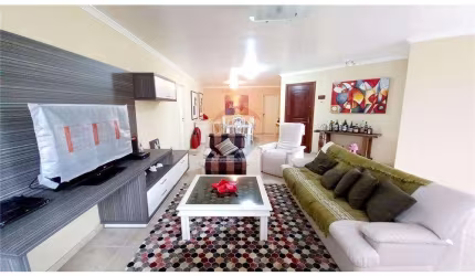 Lindo Apartamento Mobiliado com 152m2 a 200 metros da Praia de Pitangueiras a Venda