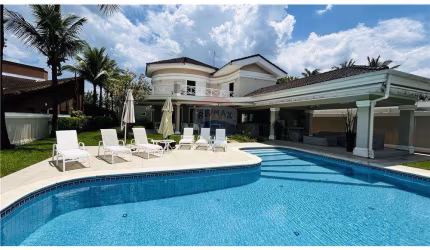 Casa em condomínio à venda na Praia de Pernambuco - Guarujá