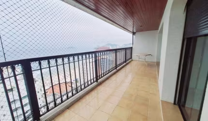 Apartamento 3 dorm , sacada ampla e com belíssima vista da praia Pitangueiras Guarujá