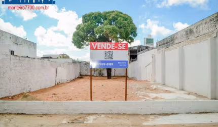Lote comercial ao lado da Farmácia Pague Menos, na Av. Prudente de Morais