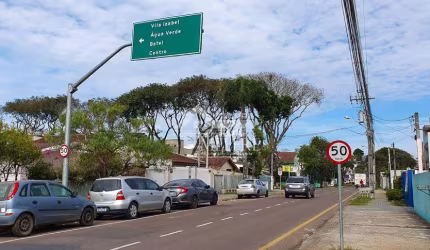 Oportunidade Imperdível: Casa Comercial em Localização Fantástica - Rua Principal com Alto Fluxo e Visibilidade