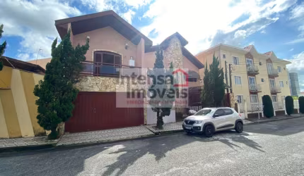 Sobrado à venda no bairro Vila Aparecida - Taubaté/SP