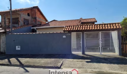 Casa à venda no bairro Residencial Mantiqueira - Pindamonhangaba/SP