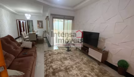 Casa à venda no bairro Residencial e Comercial Laerte Asumpção - Pindamonhangaba/SP