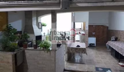 Sobrado à venda no bairro Loteamento Residencial Andrade - Pindamonhangaba/SP
