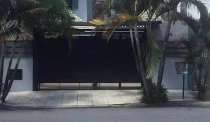 Sobrado à venda no bairro Parque Aeroporto - Taubaté/SP