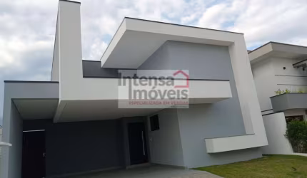 Casa à venda no bairro Piracangaguá - Taubaté/SP
