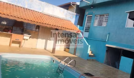 Casa à venda no bairro Jardim Sonia Maria - Taubaté/SP