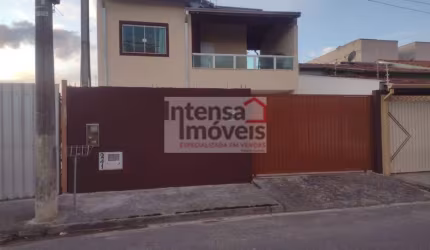 Sobrado à venda no bairro Residencial Parque das Palmeiras - Pindamonhangaba/SP
