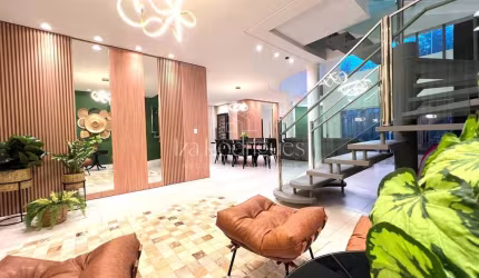 Casa com 04 suítes na Praia dos Amores