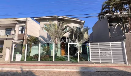 Casa alto padrão no bairro Ressacada
