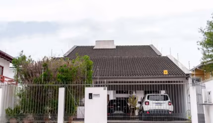 Casa com 5 quartos à venda na Rua Antônio Mattos Areas, 464, Estreito, Florianópolis por R$ 1.750.000