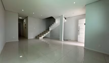 Casa comercial com 3 salas à venda na Rua Antônio Basil Schroeder, 17, Barreiros, São José por R$ 1.850.000