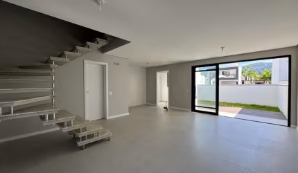 Casa em condomínio fechado com 3 quartos à venda na Avenida Wilson Castelo Branco, 196, Deltaville, Biguaçu por R$ 1.200.000