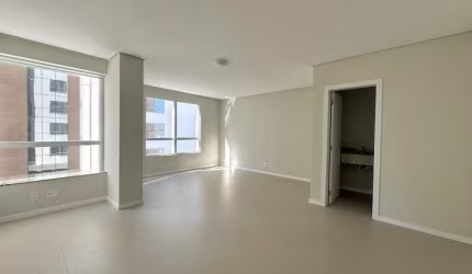 Sala comercial com 1 sala à venda na Rua Elizeu Di Bernardi, 34, Campinas, São José por R$ 540.000