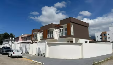 Casa com 2 quartos à venda na Emily Alice Schütz, 1, Aririu, Palhoça por R$ 350.000