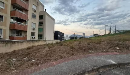 Terreno à venda na Rua Trieste, 1, Pagani, Palhoça por R$ 525.000