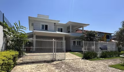 Casa com 4 quartos à venda na Avenida Ângelo Crema, 444, Santa Mônica, Florianópolis por R$ 2.700.000
