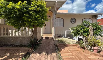 Casa com 4 quartos à venda na Rua Olegário da Silva Ramos, 366, Capoeiras, Florianópolis por R$ 900.000