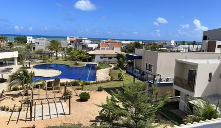 Excelente casa duplex em condomínio de alto padrão