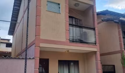 Casa duplex em condomínio no Jardim Flamboyant à venda em Cabo Frio