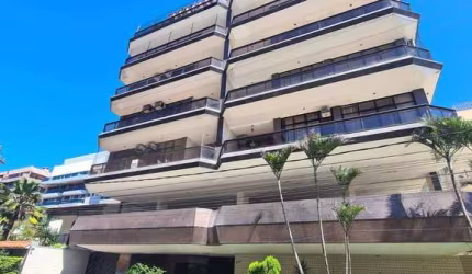 Amplo apartamento na quadra da praia das Dunas com vista parcial do Mar