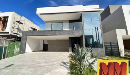 Casa duplex com 04 quartos e piscina no Alphaville Cabo Frio