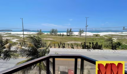 Lindo apartamento reformado de frente para o mar.