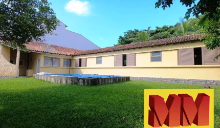 Excelente casa independente com piscina e casa de caseiro.