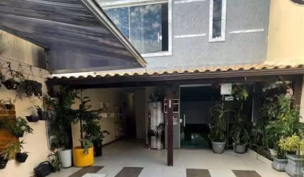 Casa Independente de Alto Padrão com Piscina – Bairro Portinho