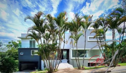 Linda casa MODERNA NOVA, 436 m2, 4 dormitórios, integrada com ótimo acabamento. Em excelente localização na Granja Viana e no condomínio.