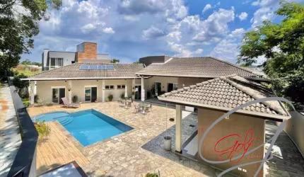 Casa a venda no Condomínio Beverly Hills