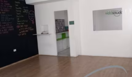 Salão para locação, Av. Dr. Martin Luther King, 60 m², cozinha, 2 banheiros, depósito.
