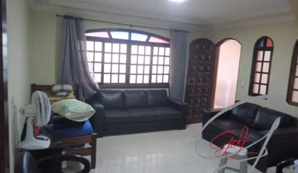 CASA PRÓXIMO AV SARAH VELOSO, 2 DORMITÓRIOS, SALA, COZINHA, 2 BANHEIROS, 2 VAGAS, SACADA, ÁREA DE SERVIÇO, COM TUDO POR PERTO.